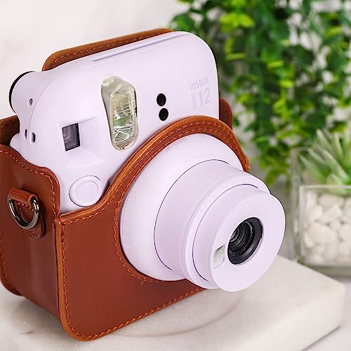 Meetikar Kameratasche und 64 Taschen Fotoalbum kompatibel mit Fujifilm Instax Mini 12 Sofortbildkamera, PU Leder tragbare Mini 12 Kameratasche mit verstellbarem Schulterriemen (Braun)