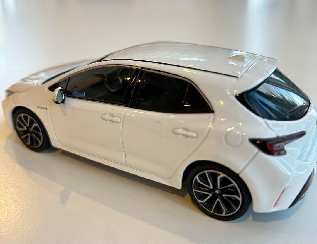 TOYOTA ミニカー カラーサンプル カローラスポーツ - WWW