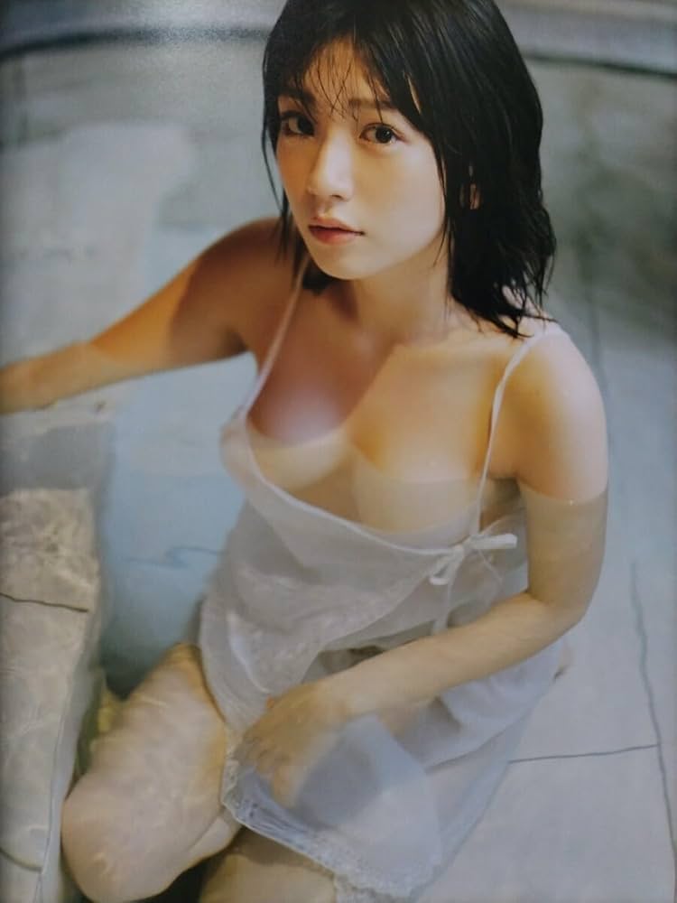 長月翠 写真集 翡翠―Hisui―直筆サイン入り Amazon.co.jp: (直筆サイン入り)長月翠 写真集翡翠―Hisui―＋