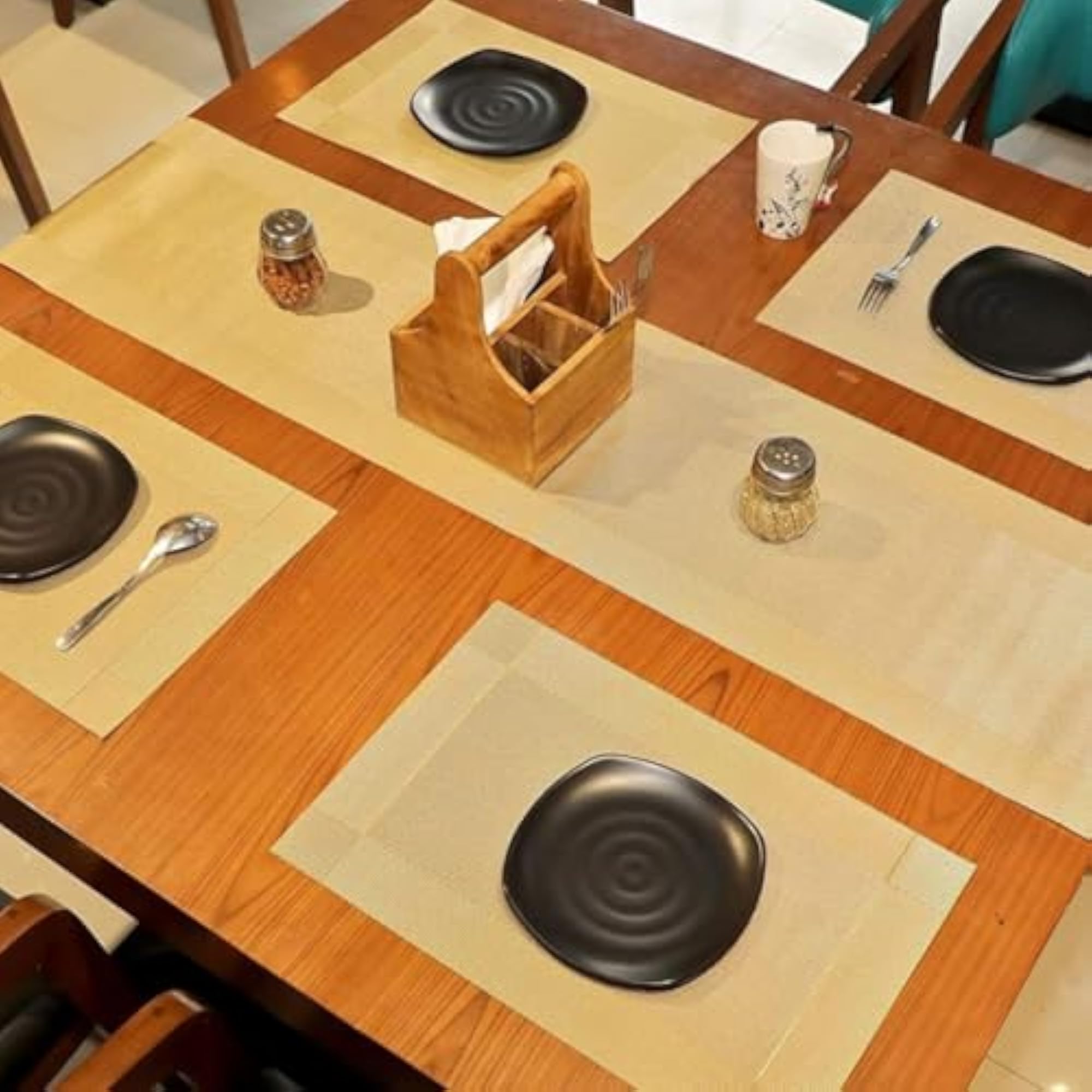 Elegant Table Runner and Placemats Set