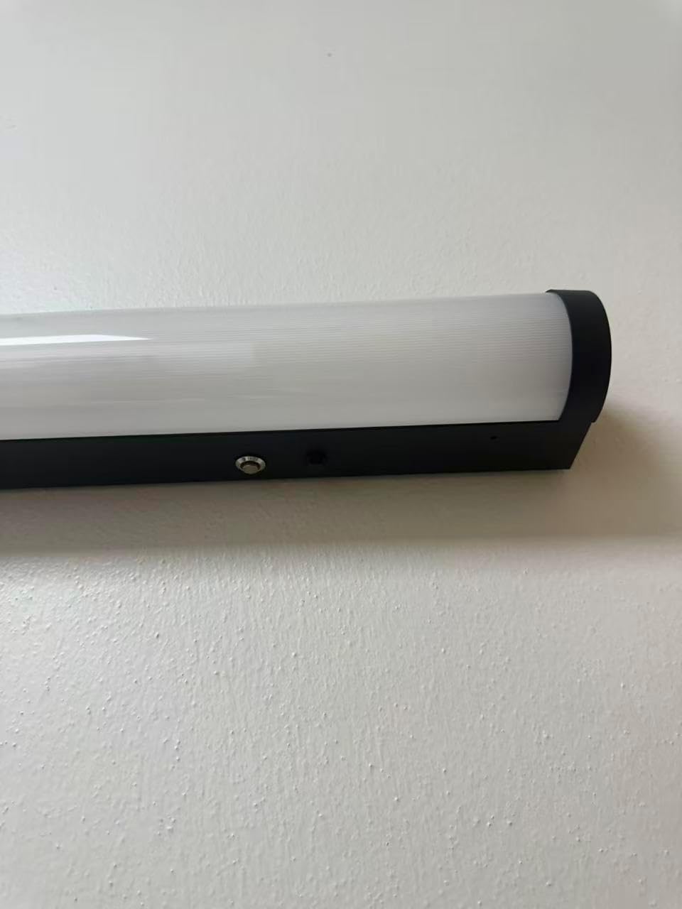 E2 LIGHTING 4 FT Black Linear Strip Light with Emergency Battery Backup | 5CCT and 5 Wattage 100-277V Linkable LED Shop Light Commercial Ceiling Light Fixture (1, 4FT BLK)