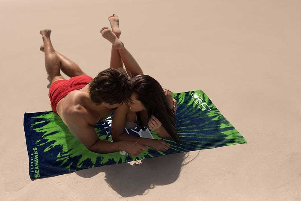 Northwest NFL Unisex-Adult Beach Towel