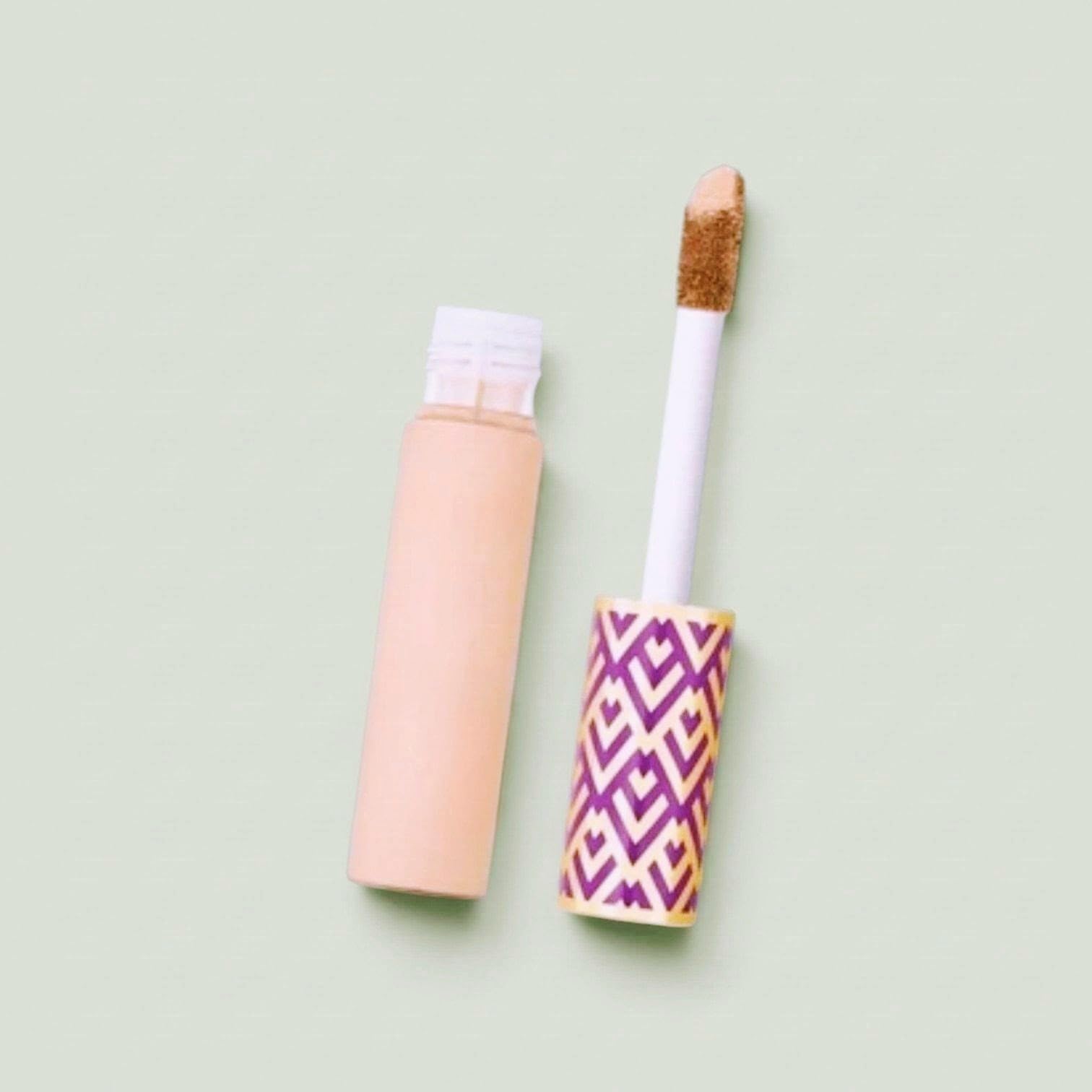 medium shade concealer with jojoba oil and vitamin c | full coverage, brightening formula, liquid concealer, skin nourishing, applicator wand