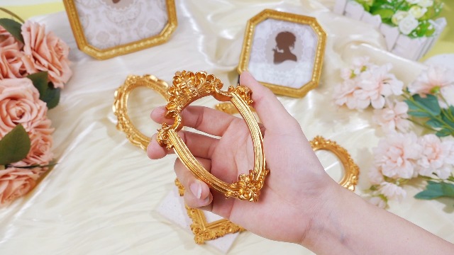 Amazon.com - Teenyyou 7 Pcs Vintage Resin Picture Frames Set