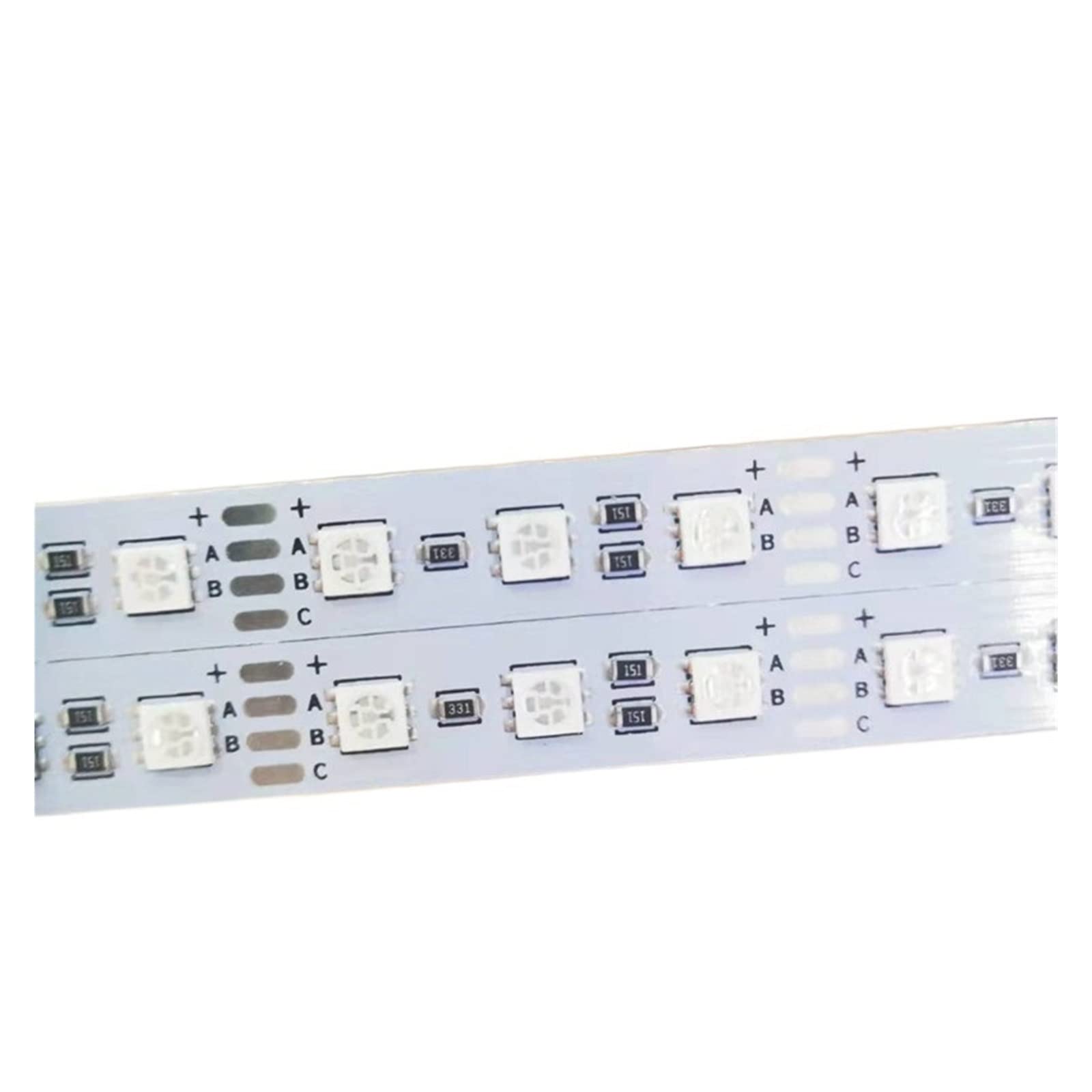 Bande rigide LED 12V RGB puissant de 4800lm idéal pour éclairer les zones d'ombre de la cuisine