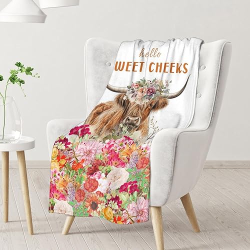 Mercuryelf Highland Cow Throw Blanket - Soft, Fuzzy & Warm - 30x40 Inches Small Blankets for Lap, Crib - White Novelty Throws Gift for Highland Cow Lovers