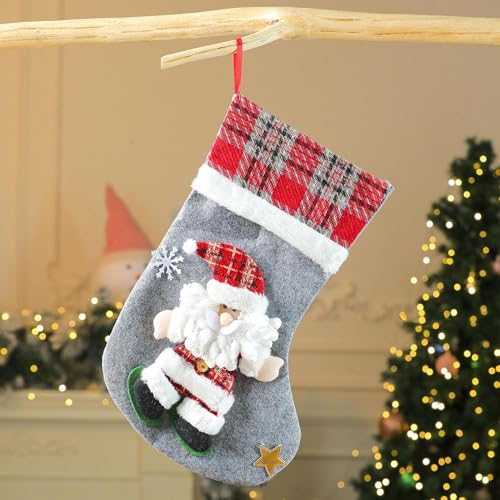 Chaussettes de Noël 3D rouges pour une décoration de cheminée festive et chaleureuse - 3