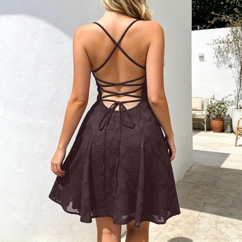 Robe de cocktail légère et sans manches au design fluide - 2