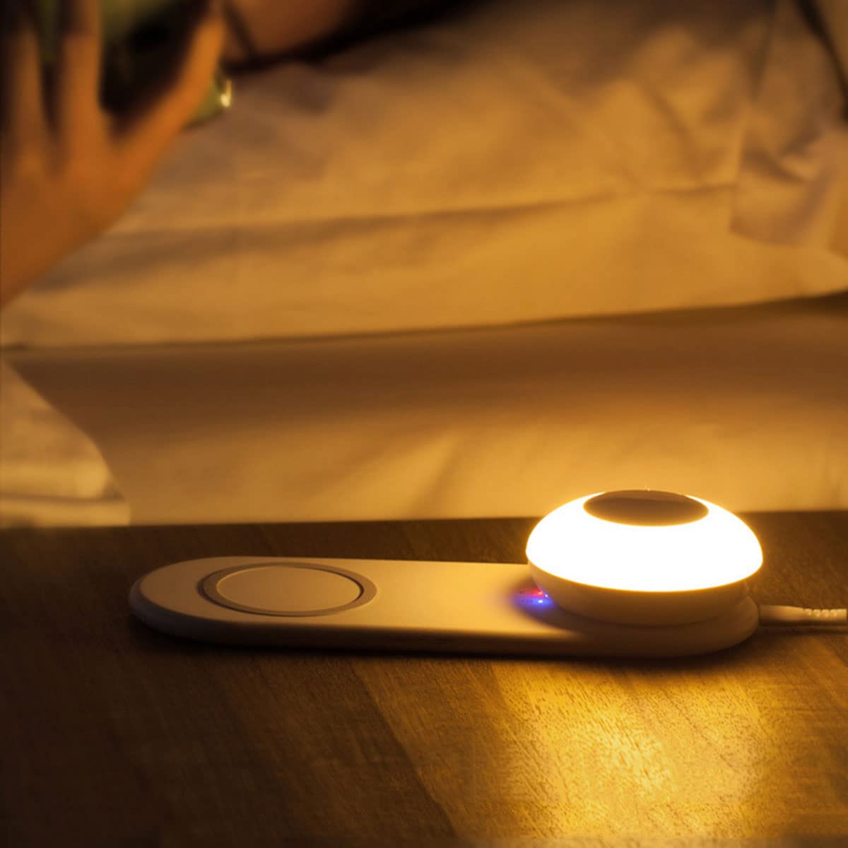 Lampka nocna LED funkcją bezprzewodowego ładowania, lampa stołowa 5 W Touch Ściemniane ładowanie USB, magnetyczna lampka nocna/oddzielna, poziom jasności 3, 3000 K ciepła biel sypialni Salon Biuro