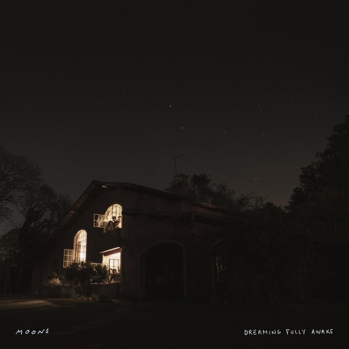 新品同様　MOONS DREAMING FULLY AWAKE Amazon.co.jp: Dreaming Fully Awake: ミュージック