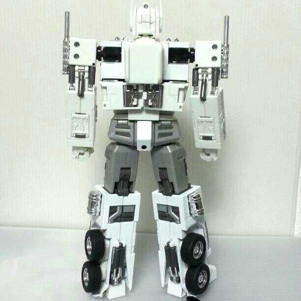 Amazon.co.jp: 値段の相談歓迎 MP-02 マスターピース ウルトラマグナス