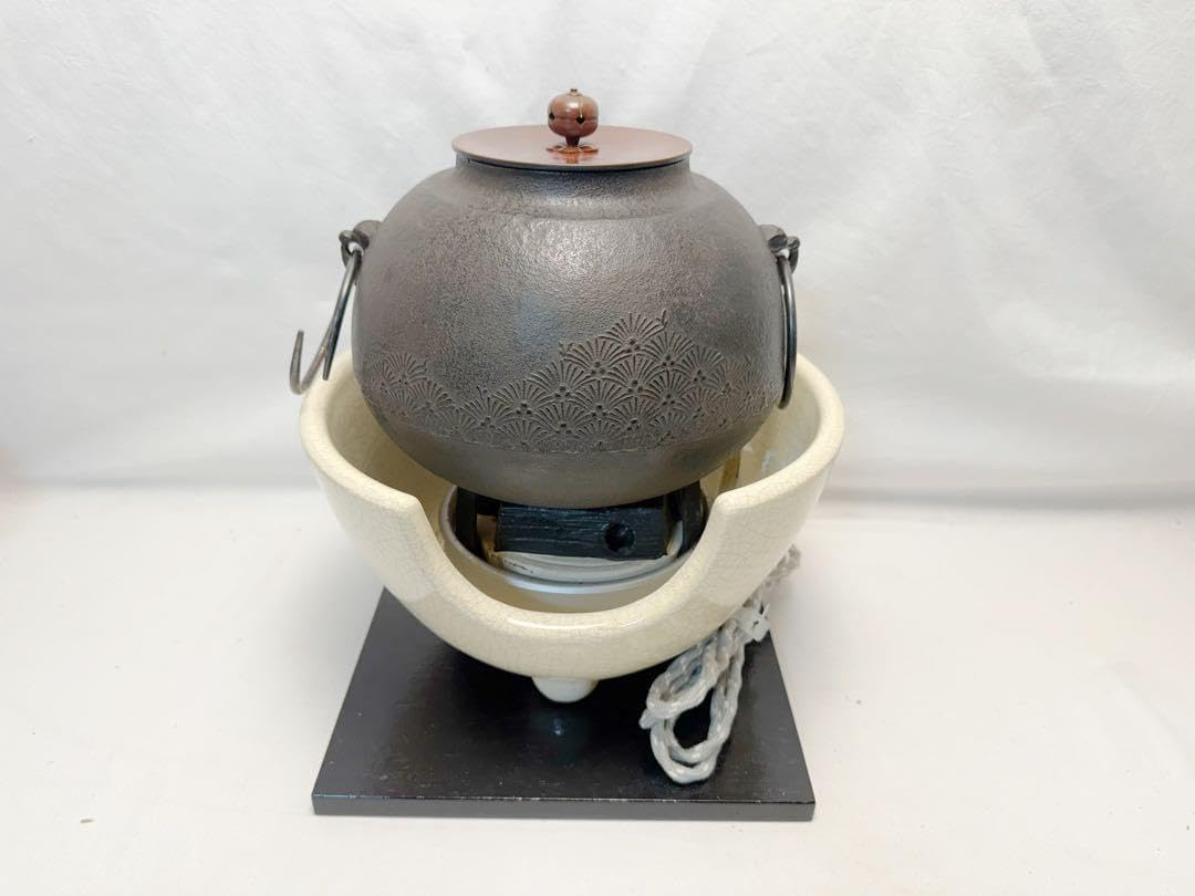 抹茶茶碗井上萬二作 茶碗 白磁 シンプル 陶器 井上萬二窯作】白磁椿彫