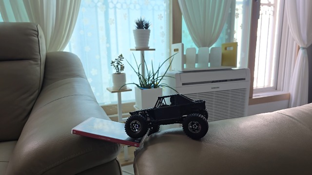 Amazon.co.jp: 1/24 Remote Control Crawler Car Udirc Ucx 2405 PRO