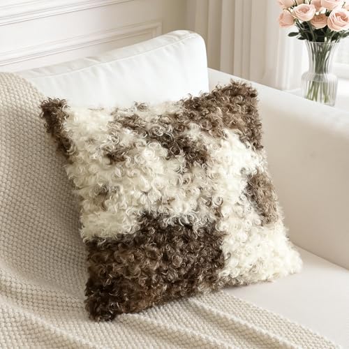 Sungeek 1 Stück Kunstpelz Boucle Plüsch Kissenbezug, Samt Kissenbezüge Sofakissen Dekokissen Deko Zierkissenbezüge Flauschig Kissenhülle für Schlafzimmer Wohnzimmer (45x45cm, Beige Dunkelbraun) – Bild 4