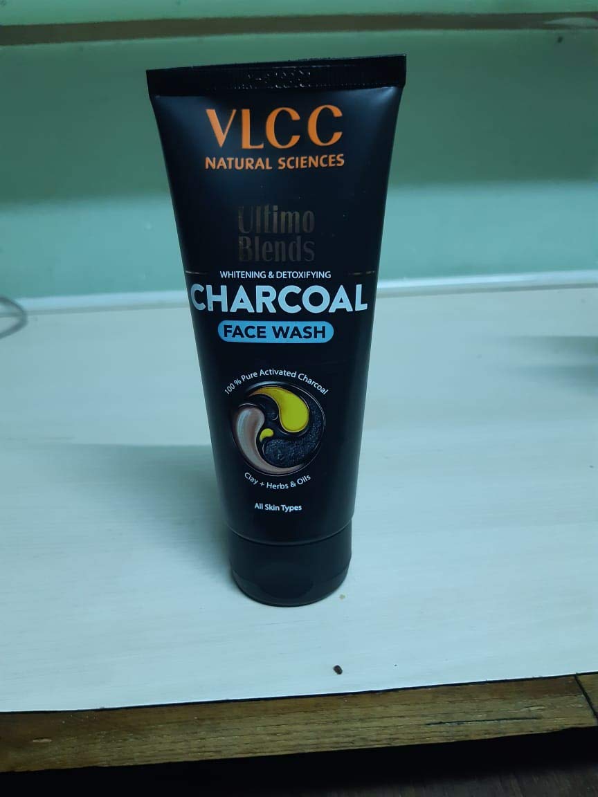charcoal face wash vlcc
