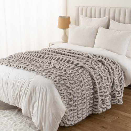 Battilo Large Faux Rabbit Fur Throw Blanket for Couch, Bed, 60"x80", Ruched