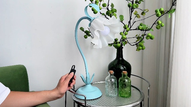 Image of WERFOP Flower Table Lamp Cute Desk Lamp for Bedroom Home Decor (Blue)