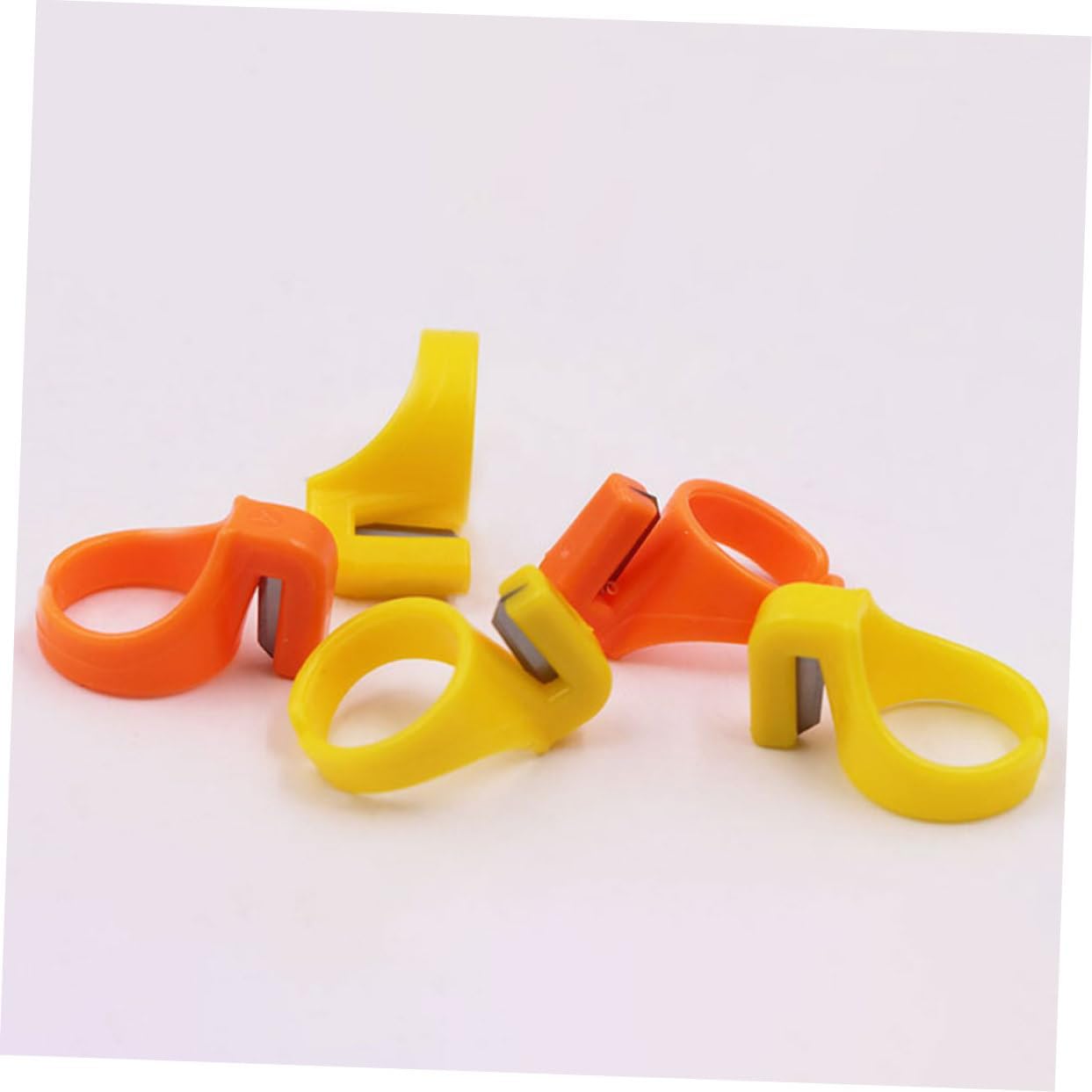 VILLCASE 80pcs Plastic Finger Thread Cutters Sewing Tools for Quick Yarn and Thread Cutting Handy Craft Accessories Random Colors