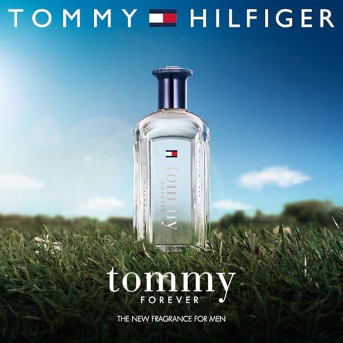 Tommy Hilfiger – Tommy Forever Eau de Toilette 100 ml – Herren Parfüm – Holzig-aromatischer Fougère-Duft – Holzige Zitrusnoten – Transparenter Glasflakon - Immagine 2