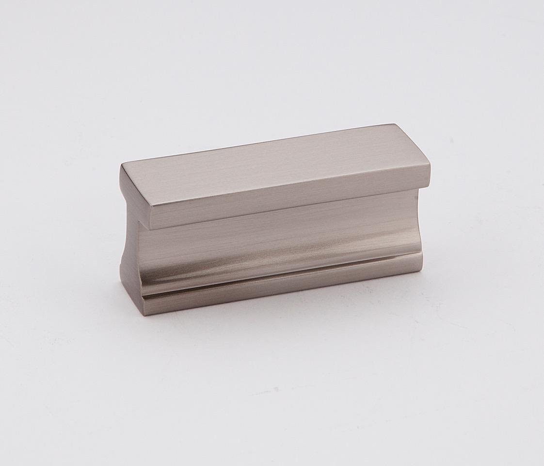 1 1/2" Center Tab Pull Finish: Satin Nickel