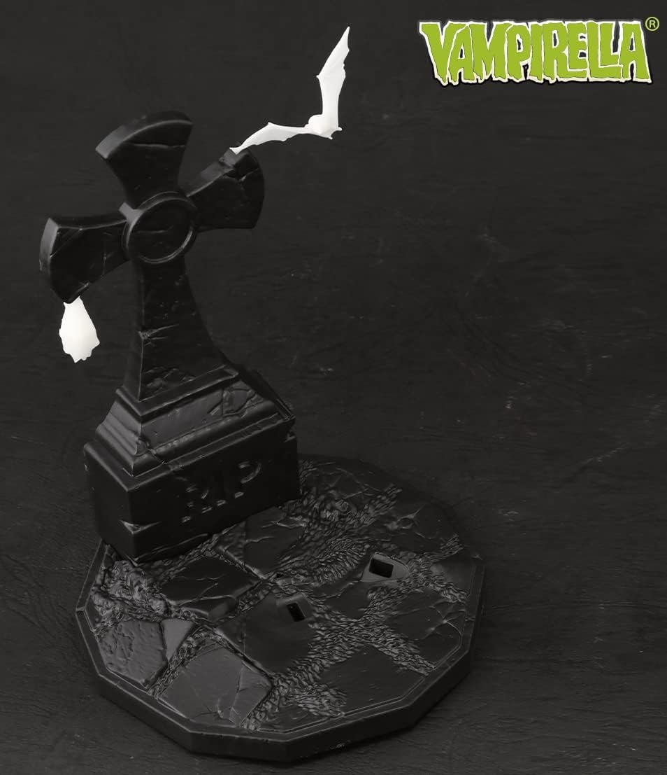 X-Plus Vampirella (Glow in The Dark Edition) 1:8 Scale Plastic Model Kit, Multicolor image 5