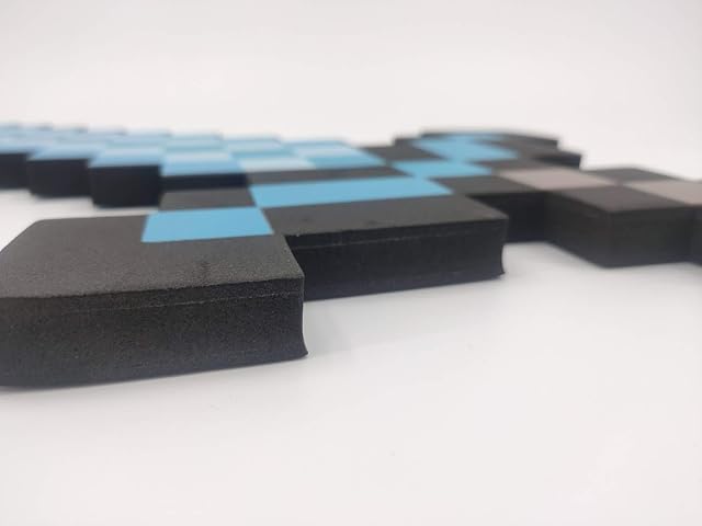 Foto 6 de 7 de ThinkGeek - Espada de Diamante Minecraft de Espuma (TG8F48C)
