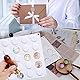 Yayatty Silikonmatte für Wachssiegelstempel, Silikonform für Wachssiegel, 30 Hohlräumen für Wachs-Stempel mit Entfernbaren Klebepunkten für Bastelkleber