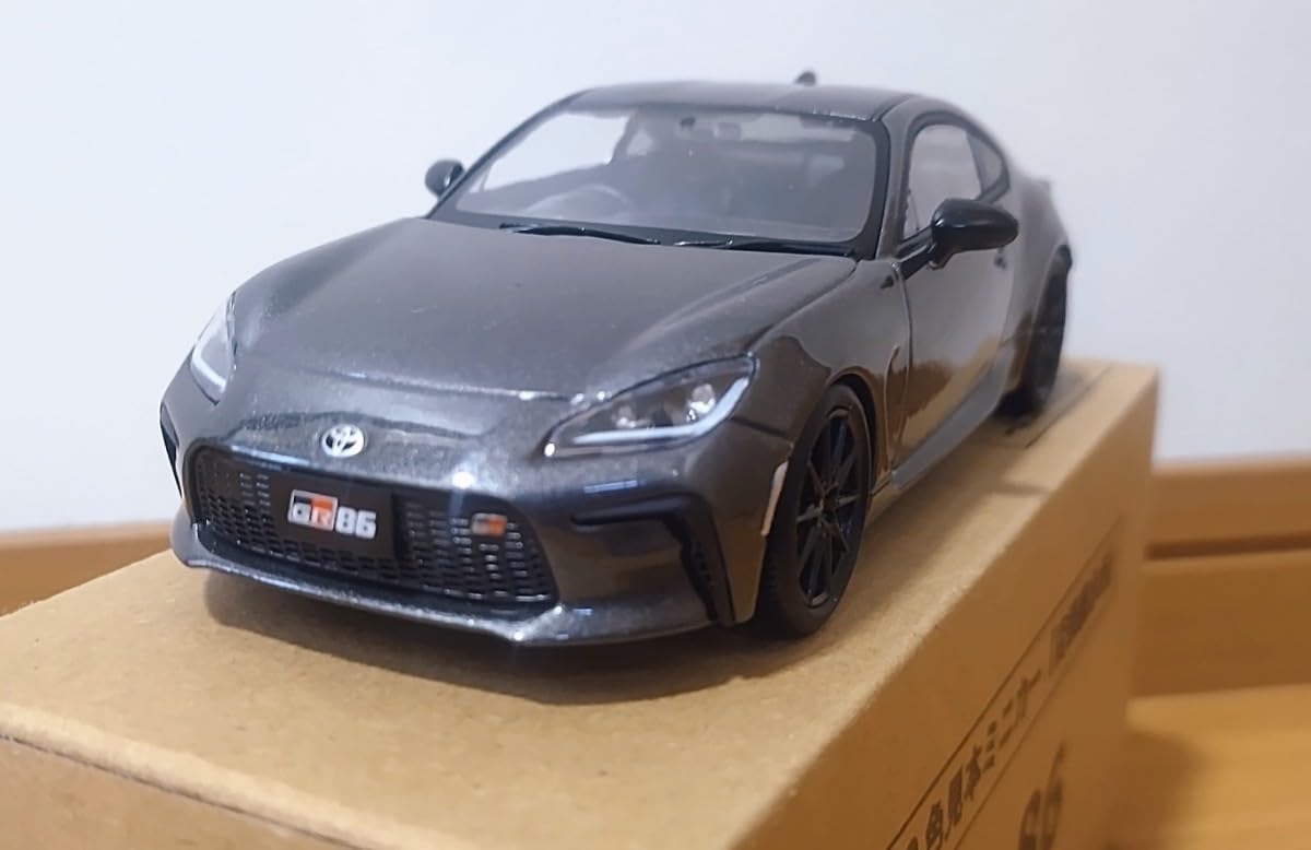 Amazon.co.jp: 新型GR86 1/30 カラーサンプルミニカー マグネタイト