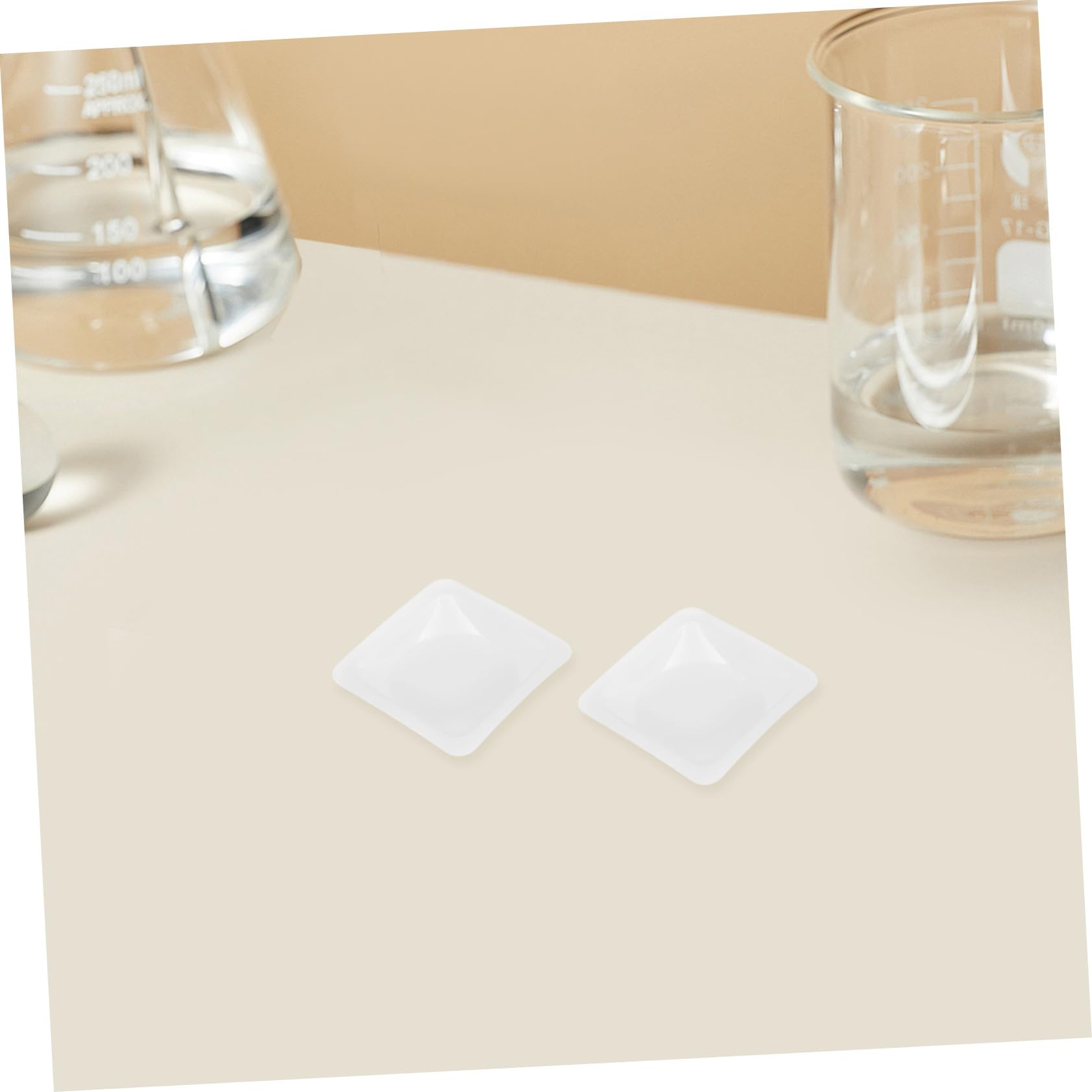 Cabilock 100 Stück Labor Wägeschalen Kunststoff 4.6X4.6X0.7cm Präzisionsschalen für Genaues Wiegen und Mischen Im Labor Vielseitig für Verdampfungsschale und Petrischalen