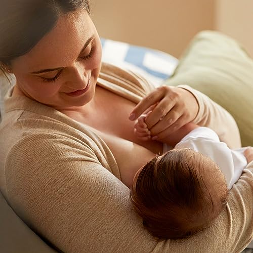 Image of Medela Safe & Dry Washable Nursing Pads, 4 Count Breast Pads for Breastfeeding, Ultra-Absorbent, Reusable, No-Slip Contoured Design