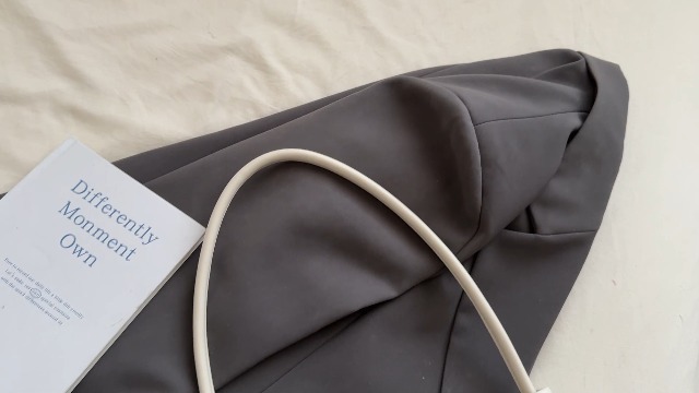 Bolso pequeño de hombro para mujer color blanco roto miniatura 7