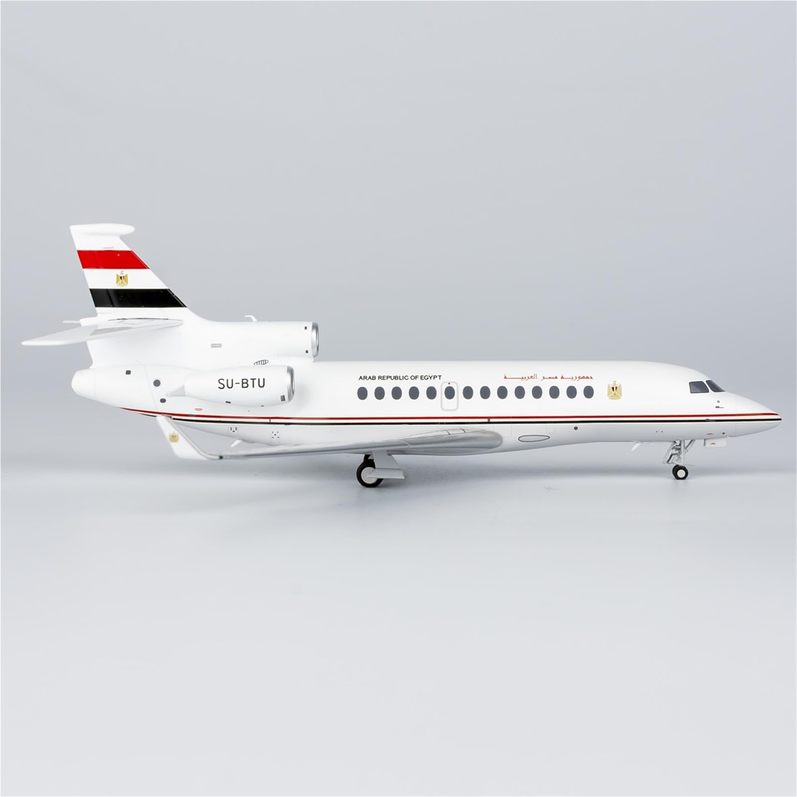 Modelli di Aerei Replica 11CM Modello di Aereo finito Realistico 1/200 per l'aeronautica egiziana Falcon 7X su-BTU Modello di Aereo in Miniatura di Aereo in Scala accurata