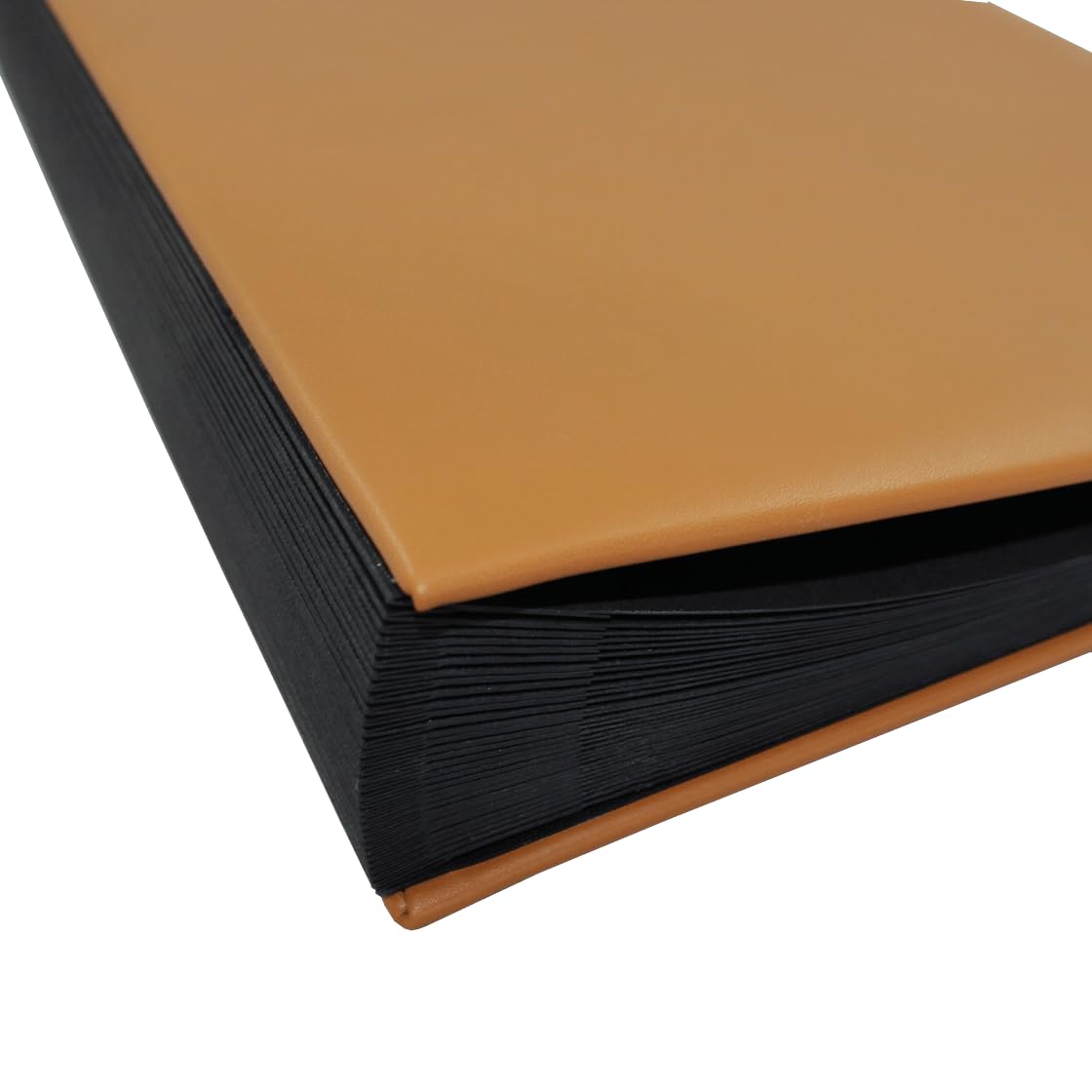 Raccoglitore con registro 1-31 in pelle bovina liscia in cognac, adatto per DIN A4, copertina morbida con dorso elastico, goffrato su richiesta