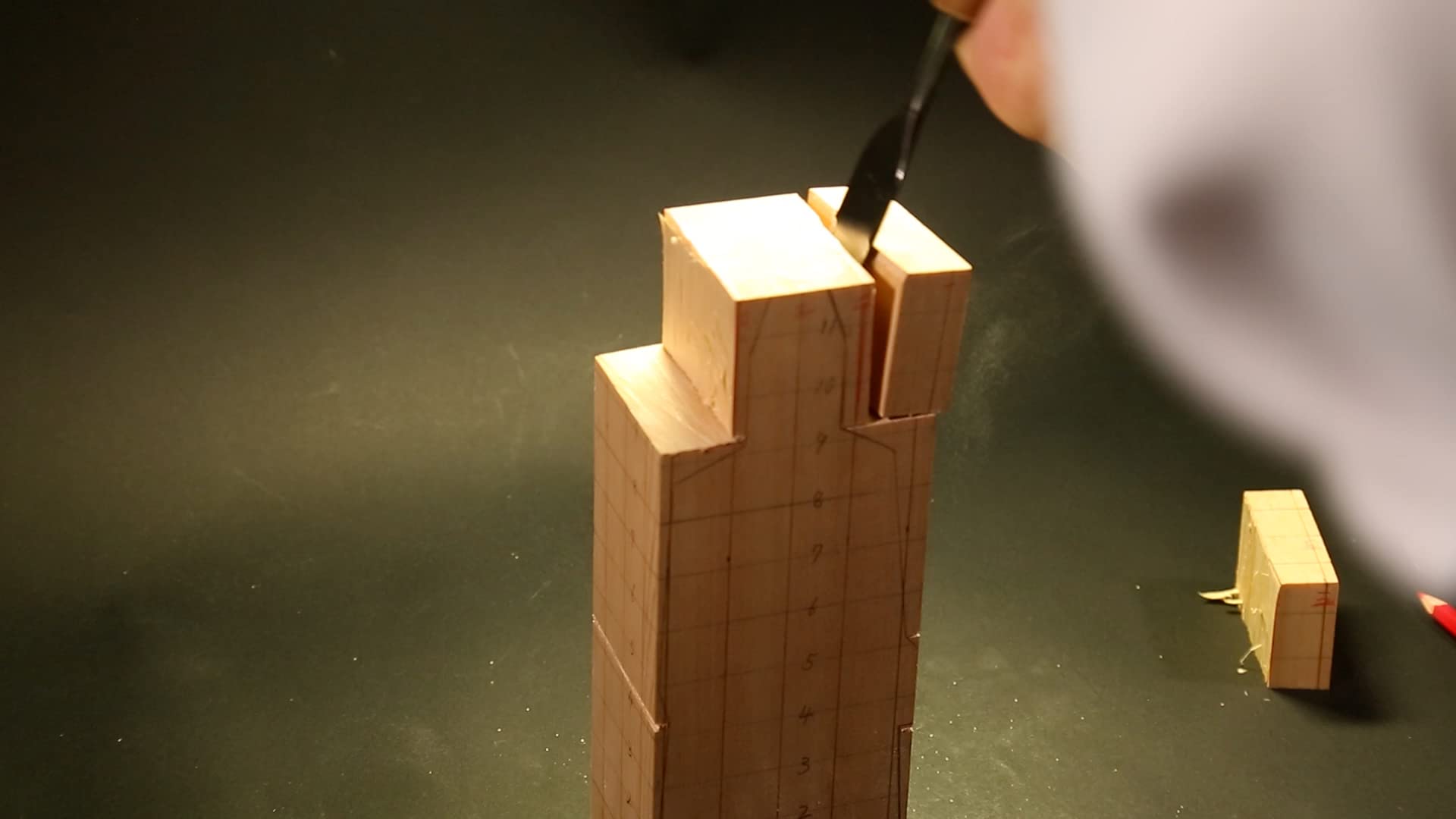 Amazon｜こころの仏像彫刻 上級編 聖観音菩薩立像 DVD 彫刻刀付き