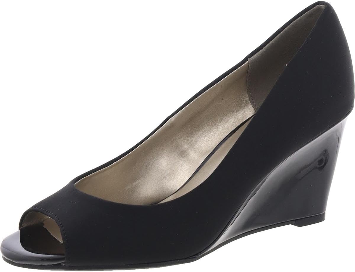 Bandolino Women's Tufflove Pump 9 Black