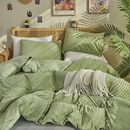 Houseri Sage Green Velvet Comforter Set Queen Fluffy Light Green Comforter Bedding Sets Full Size Green Sherpa Comforter Velvet Sage Comforter Bedding Flannel Fuzzy Warm Sage Green Comforter Queen #TOP4