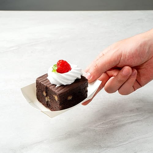 Vista 242 de Restaurantware Papel de periódico Bio Boat - 3" x 2" x 1" - Caja de 50 unidades Newsprint