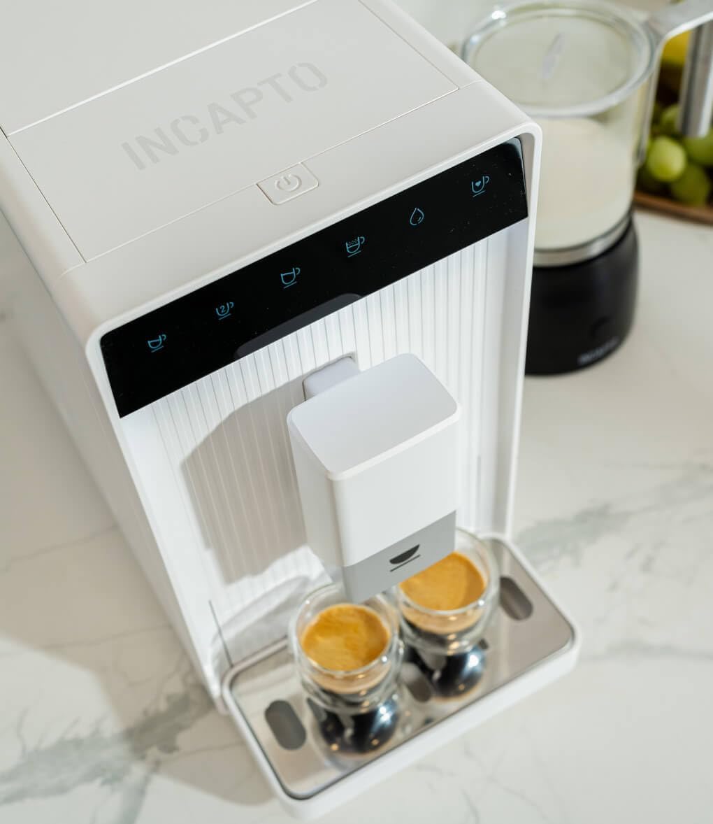 Incapto Aura Caffettiera Superautomatica | 19 Bar | Doppio Pulsante Espresso | Caffettiera a grana compatta e design elegante | Macinino regolabile | Pulizia automatica | Ricette multiple (bianco)