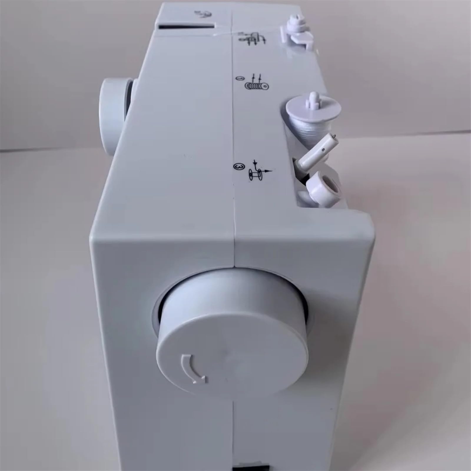 VCHICS Elektrische Nähmaschine, tragbar, for Anfänger, mit 12 Stichen, Muster, LED-Licht, Fußpedal, Doppelfaden, Nähen, Dicke