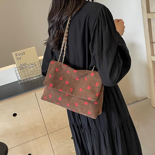 Bolso tote de felpa con diseño de fresa para mujer, bolso cruzado estético y moderno con cadena miniatura 3