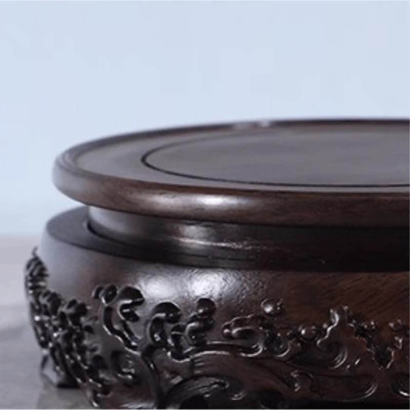Théières et objets artisanaux sublimés sur socle en acajou massif - 7