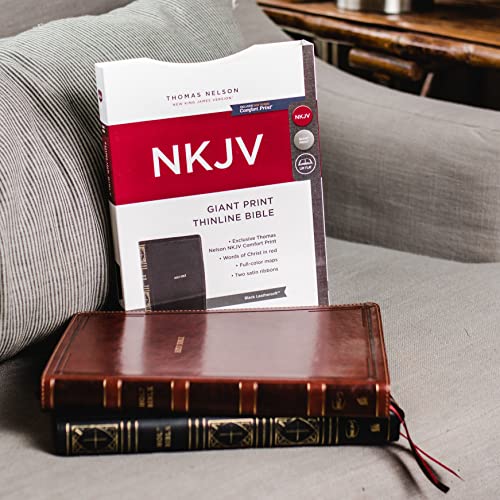 Image of NKJV Holy Bible, Giant Print Thinline Bible, Brown Leathersoft, Red Letter, Comfort Print: New King James Version