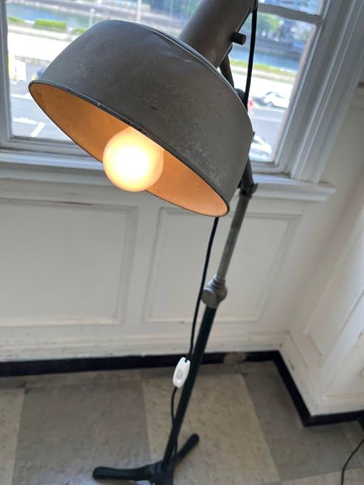 アンティーク工業用フロアライトブルックリン アンティーク工業用フロアライトブルックリン