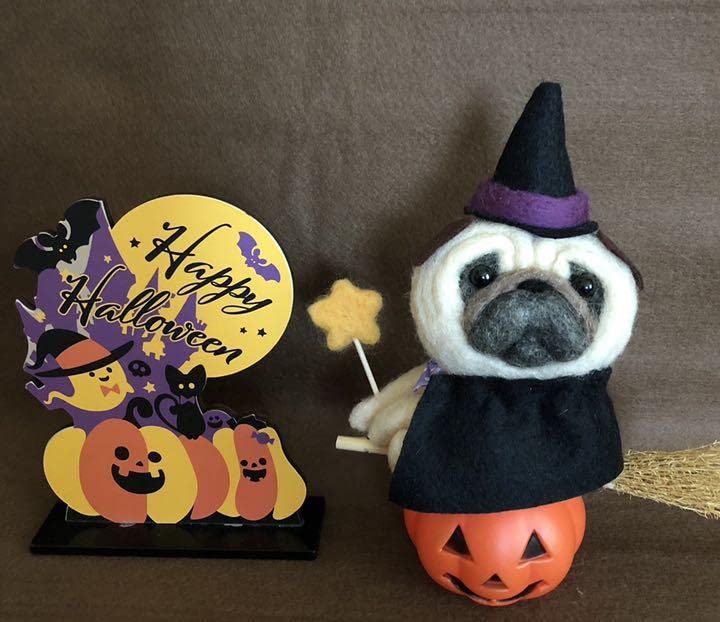 オーダー受付中❤️羊毛フェルト　ハロウィン仮装パグちゃん Amazon.co.jp: 羊毛フェルトパグ ハロウィンパグちゃん : おもちゃ