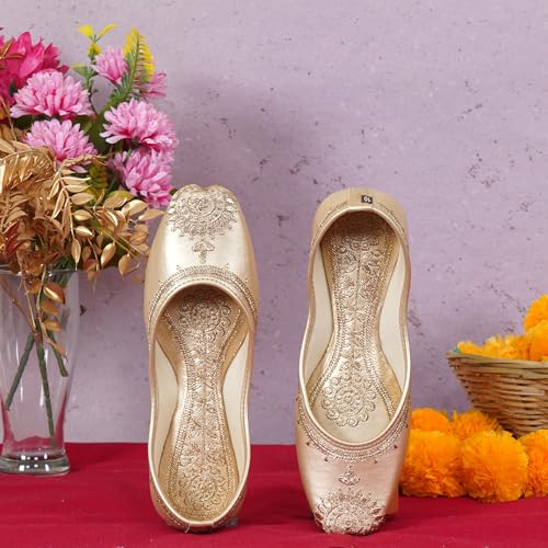 Image of Women's Embroidered Rajasthani Mojari Jutti | Ethnic Punjabi Juttis for Women & Girls | Flat Slip-On Footwear for Wedding, Festive & Casual Wear