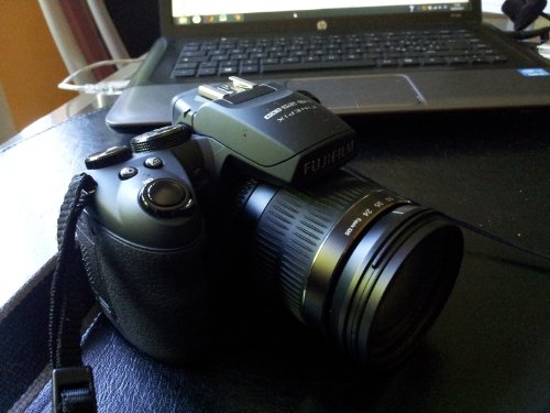 Fujifilm FinePix HS25EXR – Cámara compacta de 16 Mp (pantalla de 3″, zoom óptico 30x, estabilizador de imagen óptico, vídeo Full HD 1080p) color negro
