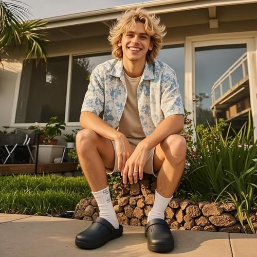 DAYUMKOU Clogs for Women Men Lightweight Slip-On Unisex Garden Shoes with Back Strap, Non-Slip for Work Nurses2