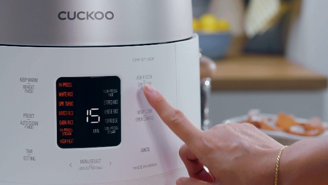 CUCKOO CRP-ST0709F 電気圧力鍋 ホワイト Amazon.com: CUCKOO Twin Pressure Rice Cooker 10-Cup Uncooked / 20
