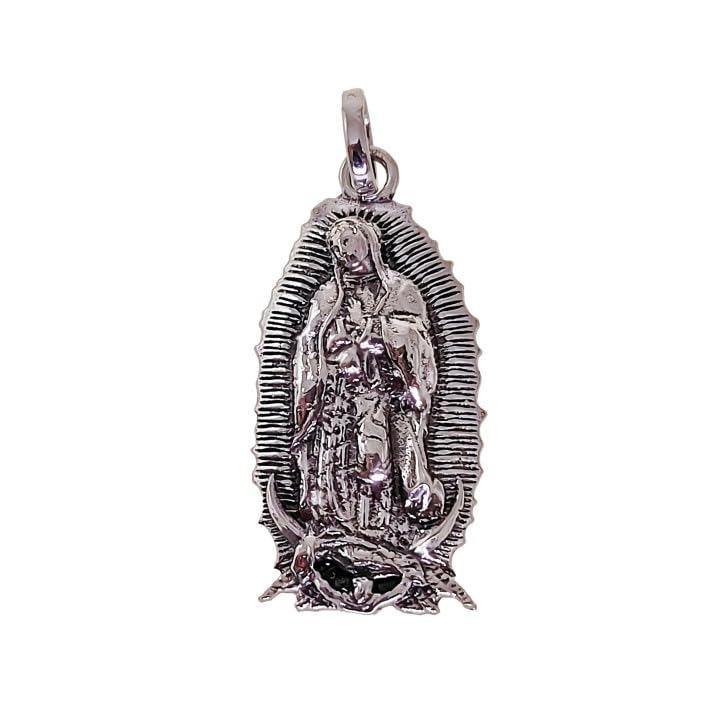 Colgante Virgen de Guadalupe de plata de ley envejecida para llevar como amuleto diario 1