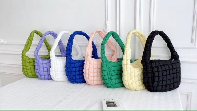 Bolso Tote Pequeño Acolchado para Mujer miniatura 7